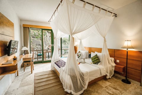 In-room safe, desk, iron/ironing board, free WiFi