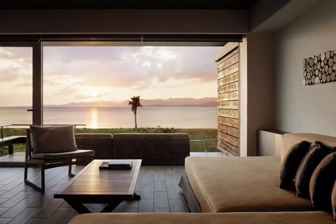 Ocean View Bath Suite | Down comforters, in-room safe, blackout drapes