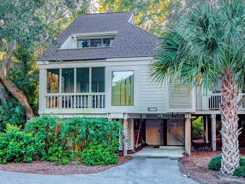 779 Spinnaker is nestled amid the tropical landscape yet close to the beaches.