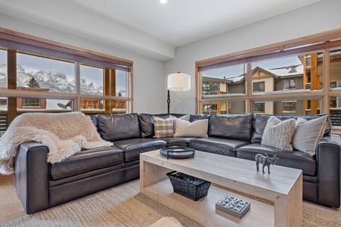 Large condo with mountain views