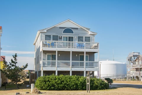 NH2700 Salty Vibes l Front Exterior