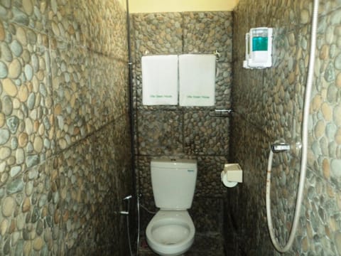 Double Room, Terrace | Bathroom | Shower, towels