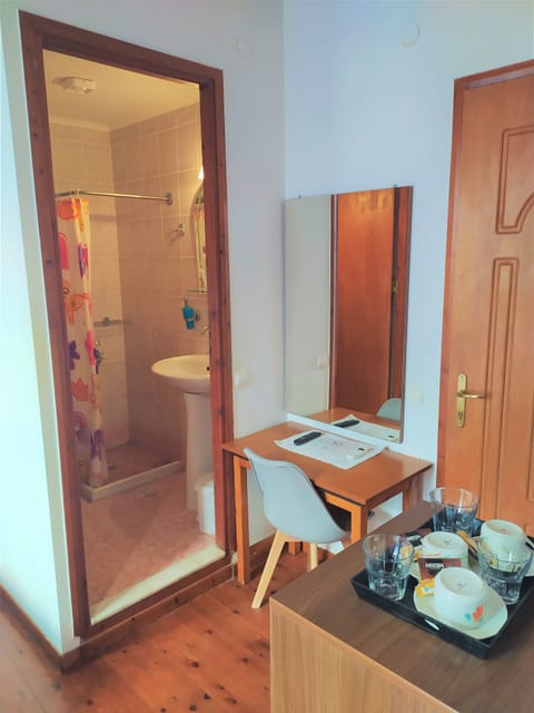 Hypo-allergenic bedding, Select Comfort beds, desk, soundproofing