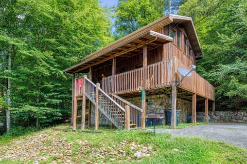 Pigeon Forge Cabin "Country Charm"