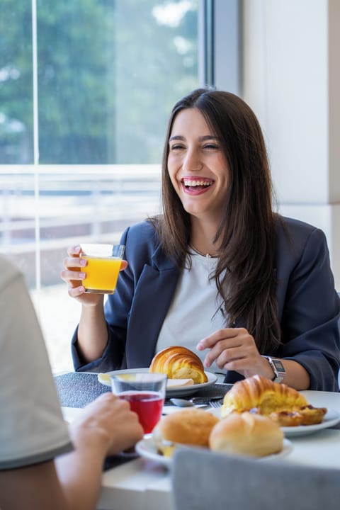 Daily buffet breakfast for a fee