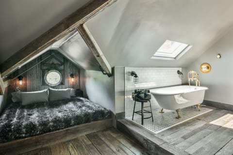 The Captain | Frette Italian sheets, premium bedding, down comforters