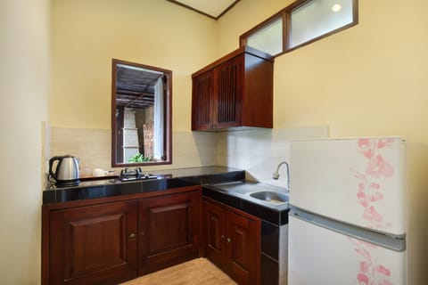 Villa, 1 Bedroom, Private Pool | Private kitchen | Electric kettle