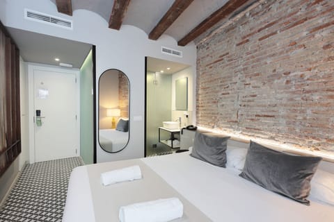 Double or Twin Room | In-room safe, desk, free WiFi, bed sheets