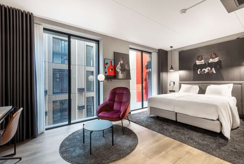 Standard Double or Twin Room | Hypo-allergenic bedding, in-room safe, desk, laptop workspace