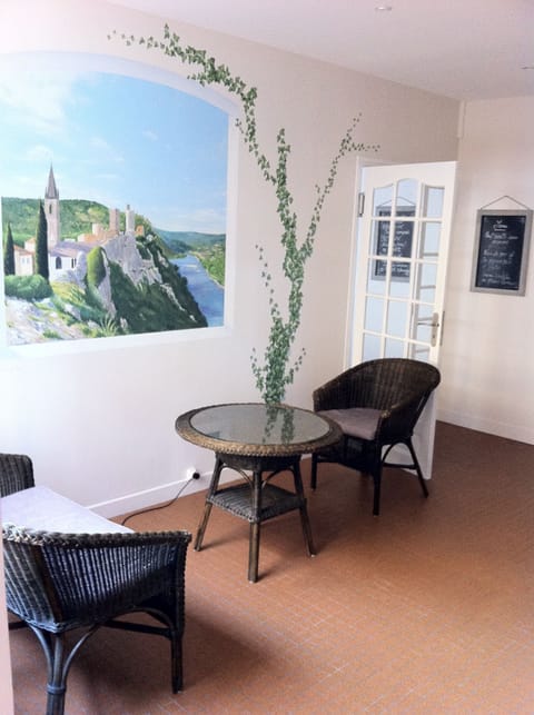 Lobby lounge