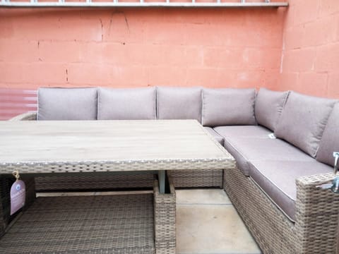 Garden room | Rhona’s Cottage, Abergavenny