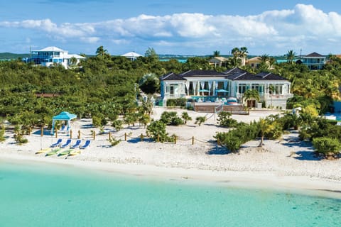 Located directly on the golden shores Taylor Bay Beach