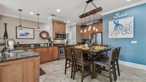 Seating for 8 hungry family members.