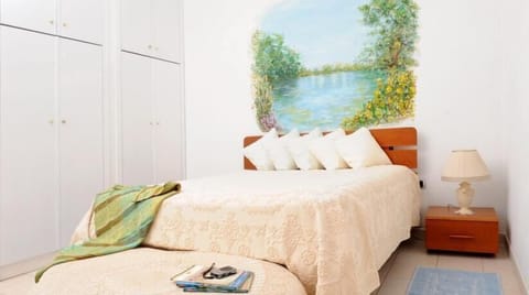 Classic Triple Room with External Private Bathroom | Mini-refrigerator