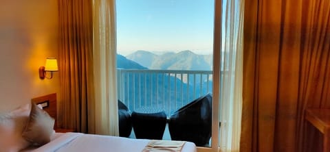Deluxe Room | Egyptian cotton sheets, premium bedding, down comforters, minibar
