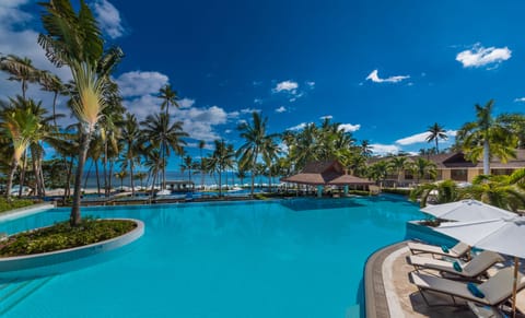 3 outdoor pools, pool umbrellas, sun loungers