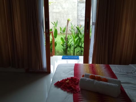 Premium bedding, free WiFi