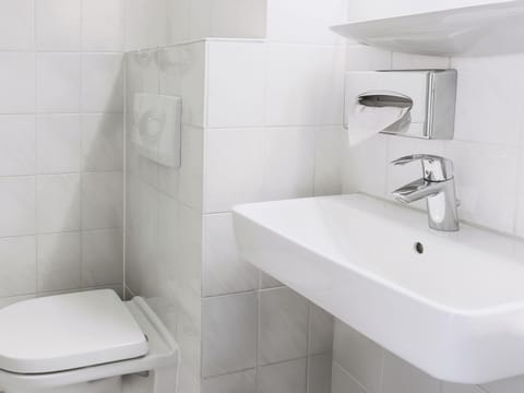 Shower, towels, soap, shampoo