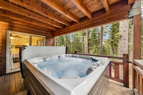 Beautiful views of the forest from the hot tub. 