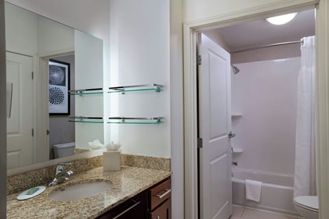 Suite, 1 Bedroom | Bathroom | Free toiletries, hair dryer, towels