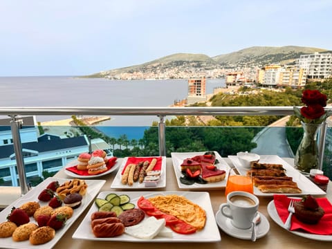 Daily buffet breakfast for a fee