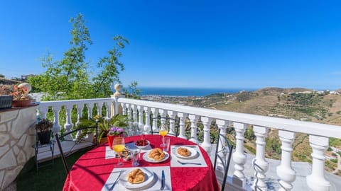 Villa José Andres Torrox by Ruralidays