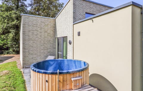 hot-tub