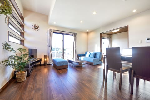 Villa, 2 Bedrooms | Living room | Flat-screen TV