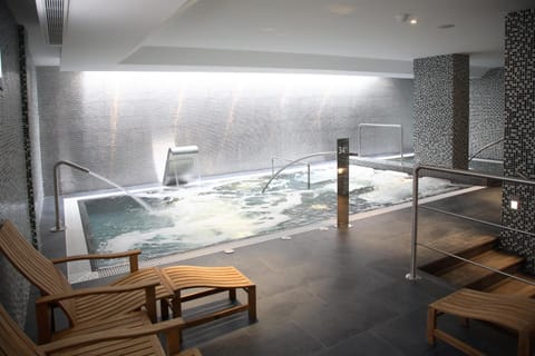 Sauna, hot tub, steam room, Turkish bath, body treatments, hydrotherapy