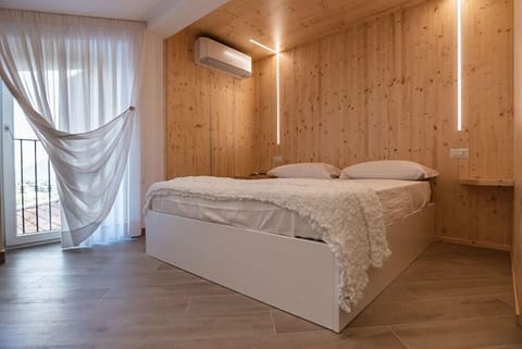 Standard Double Room (Sophia Loren) | In-room safe, desk, soundproofing, free WiFi