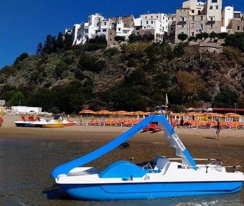 Private beach nearby, white sand, sun loungers, beach umbrellas