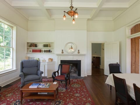 Table for six and sitting area off the kitchen
