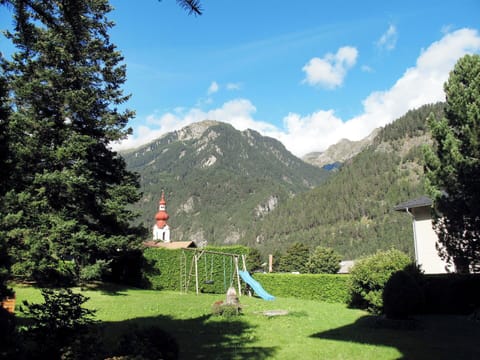 Cloud, Sky, Plant, Mountain, Property, Natural Landscape, Tree, Land Lot, Vegetation, Highland