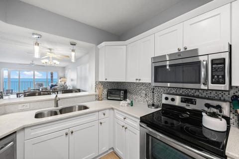 The Tides 266 Kitchen