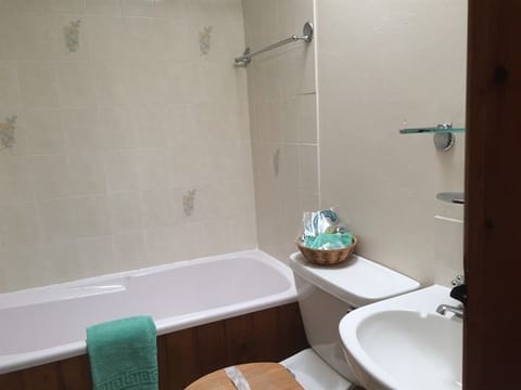 Double Room, Ensuite | Bathroom
