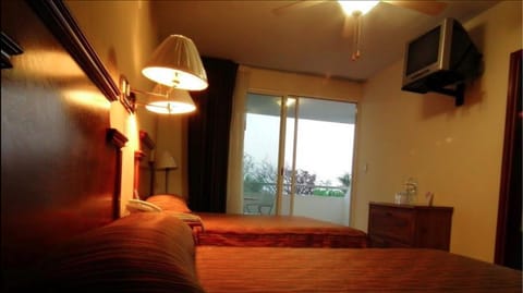 Family Room | In-room safe, individually decorated, individually furnished, desk