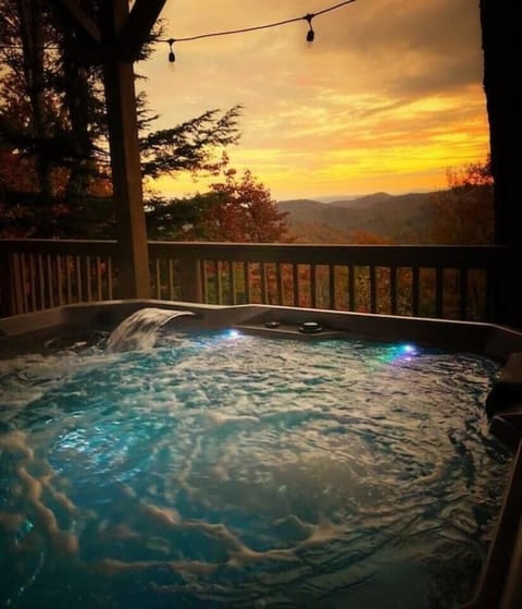 Hot Tub with Beautiful Mountain Views