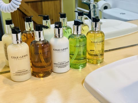 Minibar, blackout drapes, free WiFi