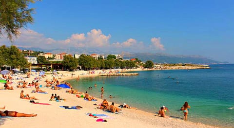 Beach nearby, 7 beach bars