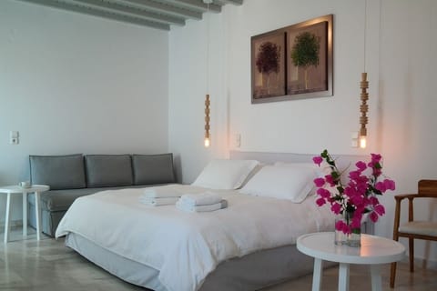 Room, 1 Bedroom | In-room safe, desk, iron/ironing board, free WiFi