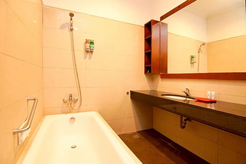 Superior Double or Twin Room | Bathroom | Combined shower/tub, bidet, towels, soap