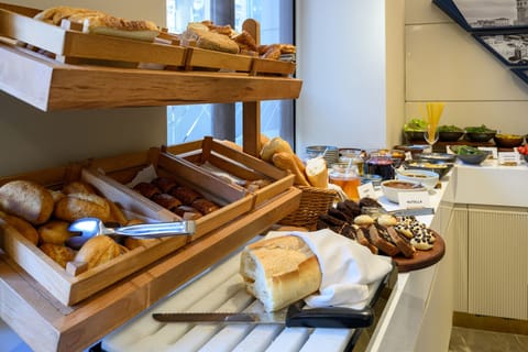 Daily buffet breakfast for a fee