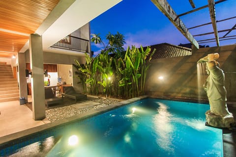Front of property - evening/night