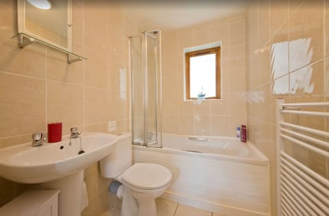 Double Room (1) | Bathroom | Shower, hair dryer, towels, soap