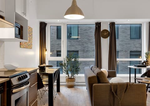 01-LIVING-ROOM-01-DT-304
