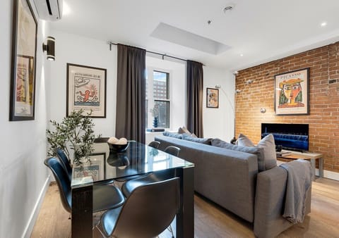 02-DINING-ROOM-01-DT-402