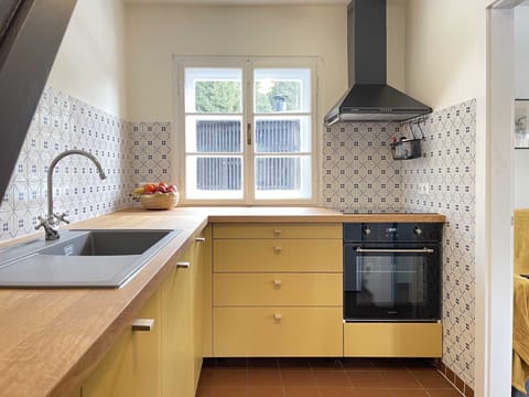 Standard Chalet, 1 Bedroom, Mountain View | Private kitchen | Fridge, stovetop, dishwasher, cookware/dishes/utensils