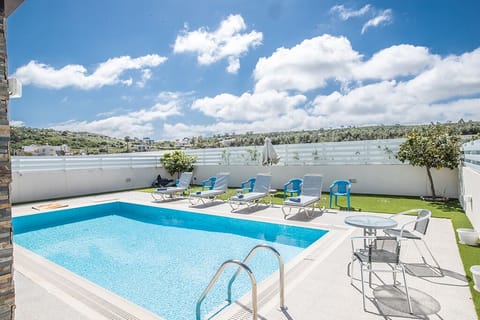 Garden with seating area