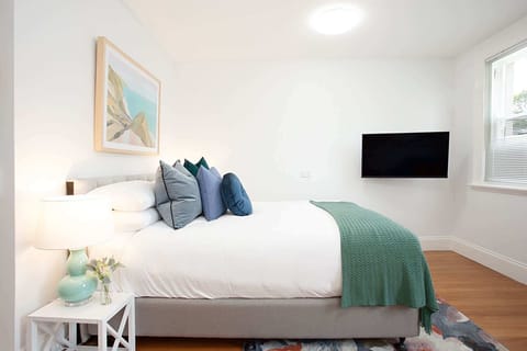 Queen Bed