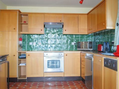 Well equipped kitchen | Callachy Cottage - Flowerburn Holidays, Rosemarkie, near Fortrose